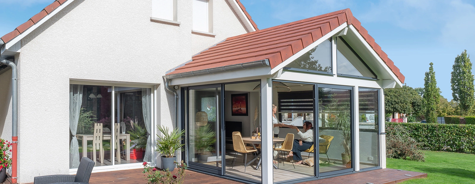 Focus sur la veranda sur terrasse bois - Agrandir ma maison