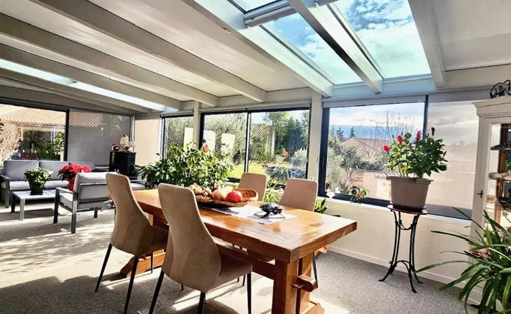 véranda lumineuse intérieur