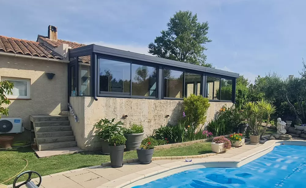 véranda avec piscine