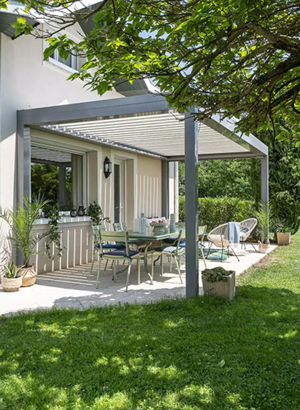 Pergola bioclimatique  Pergola lame orientable sur mesure pour terrasse