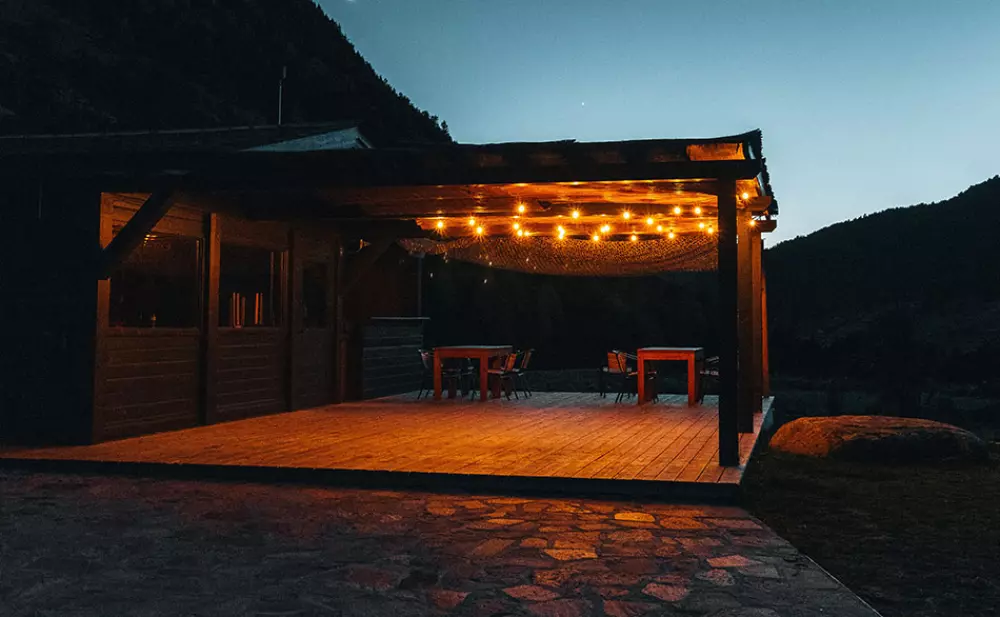 terrasse couverte en bois moderne