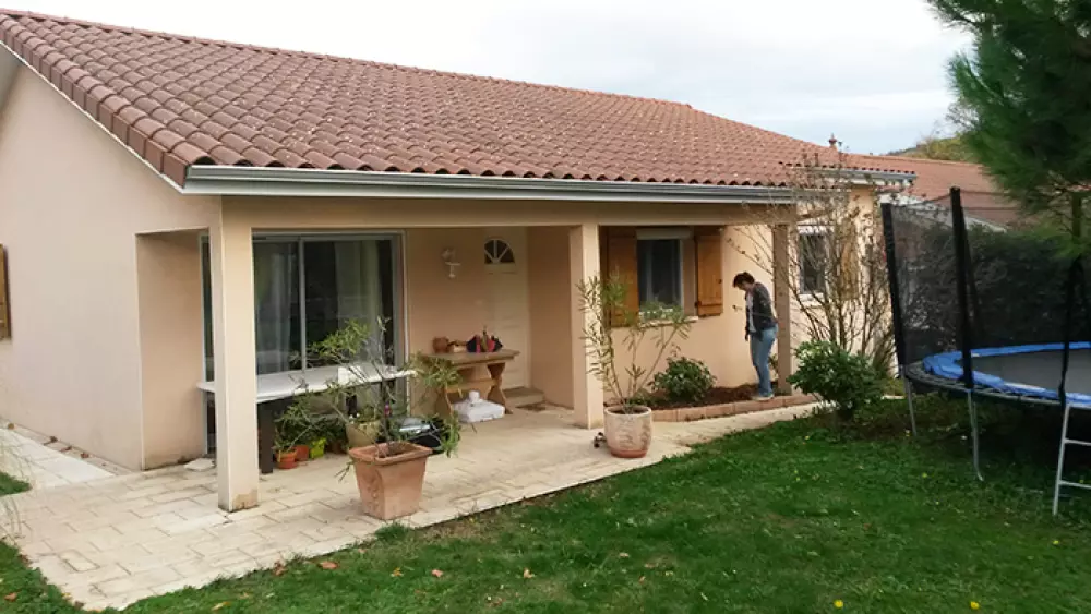 maison avant la pose d'une véranda aluminium à Ampuis