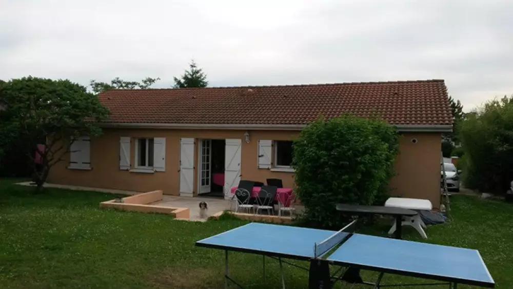 maison avant la pose d'une véranda bois à Neuville-sur-Saône