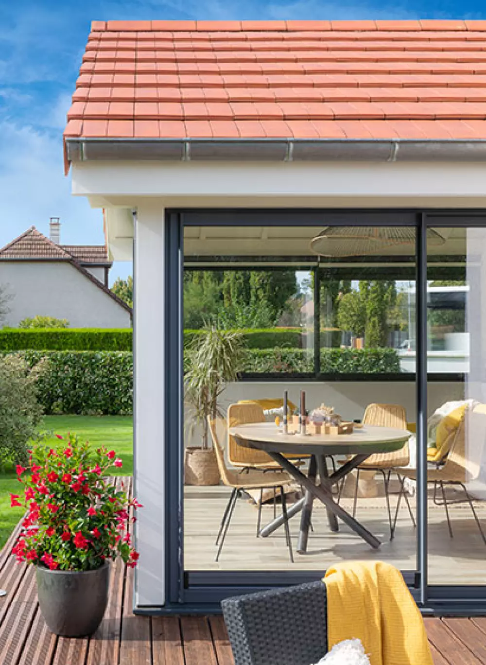 Installation d'une loggia dans une villa par Véranda des Alpes à Gap