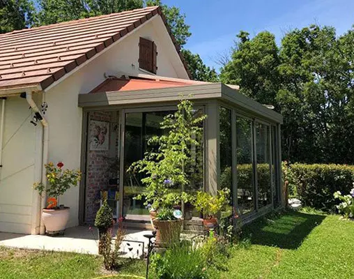 Installation d'une loggia dans une villa par Véranda des Alpes à Gap